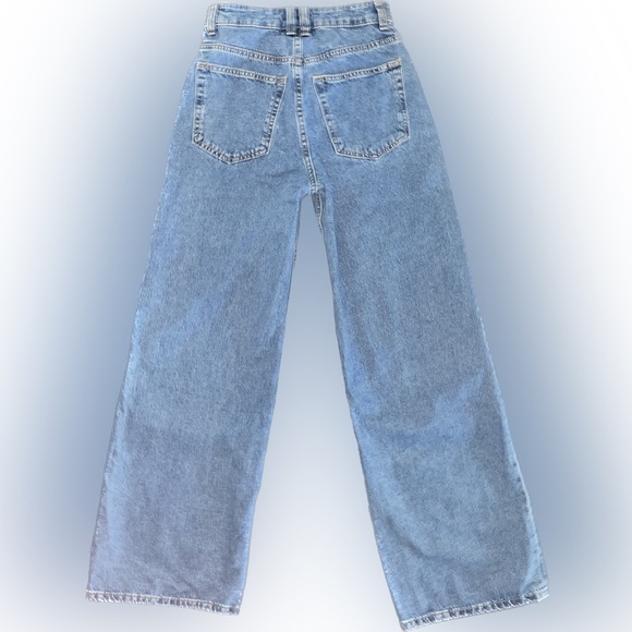 Wide High Jeans - Picture 2 of 2